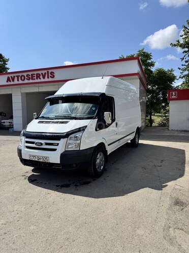 Ford Transit-3