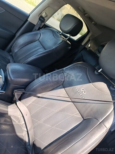 Infiniti FX35-6