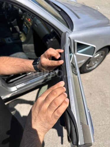 Mercedes E 320-19
