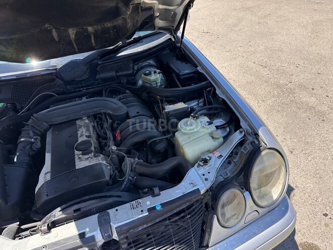 Mercedes E 320-18