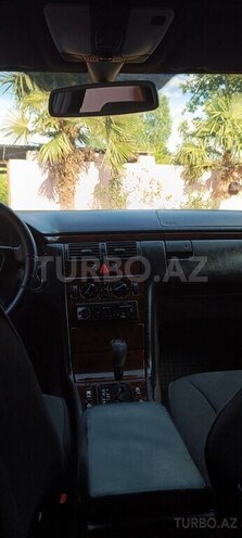 Mercedes E 230-3