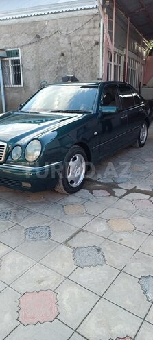 Mercedes E 230-4