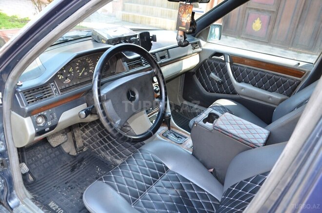 Mercedes 250 D-8
