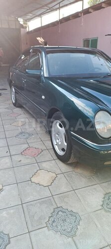 Mercedes E 230-5