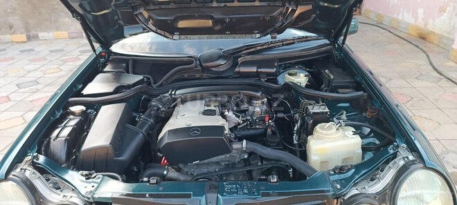 Mercedes E 230-6