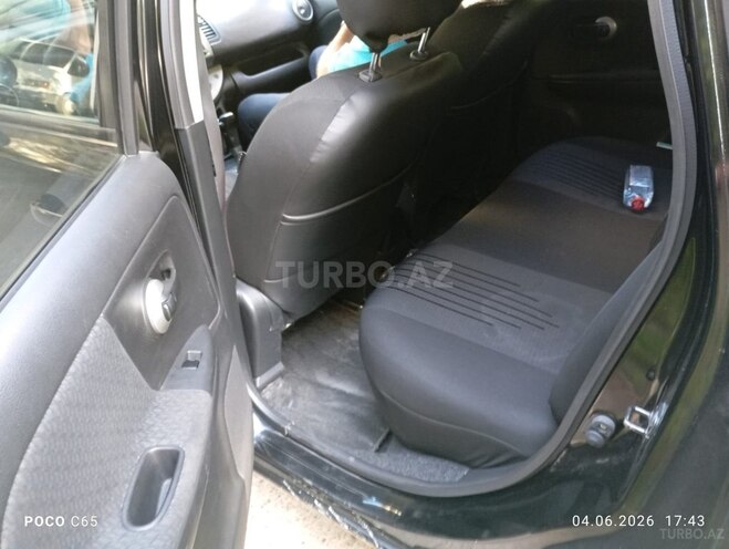 Nissan Note-7