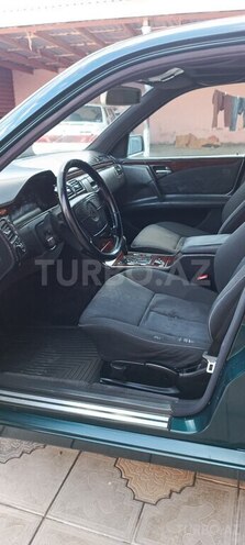 Mercedes E 230-8