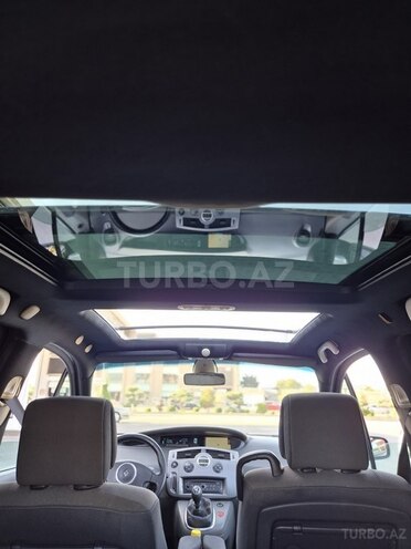 Renault Scenic-6