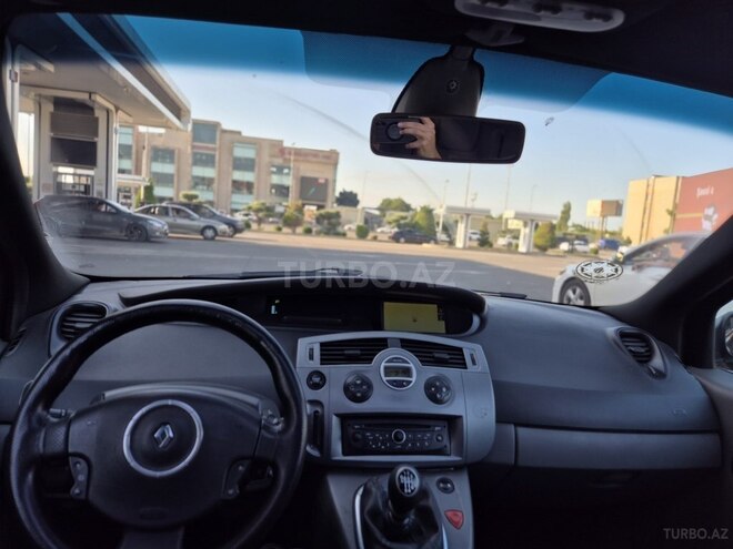 Renault Scenic-8