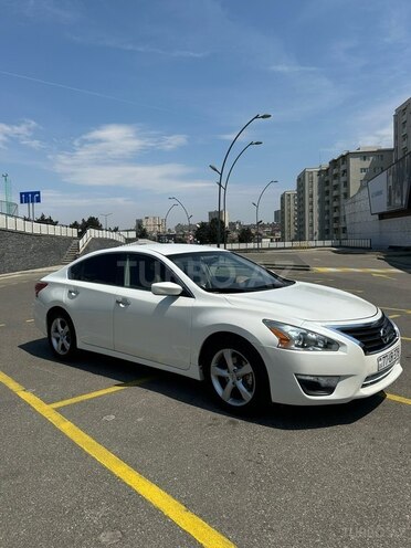 Nissan Altima-4