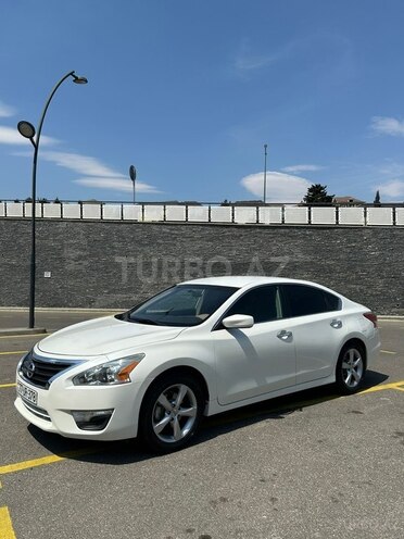 Nissan Altima-3