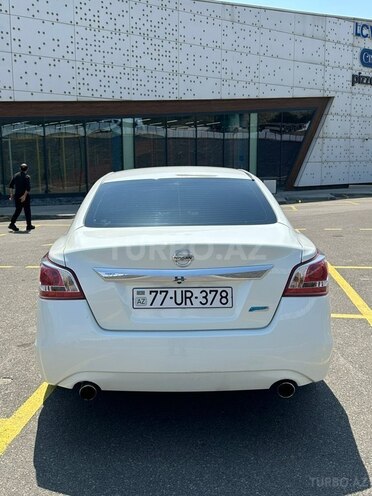 Nissan Altima-2