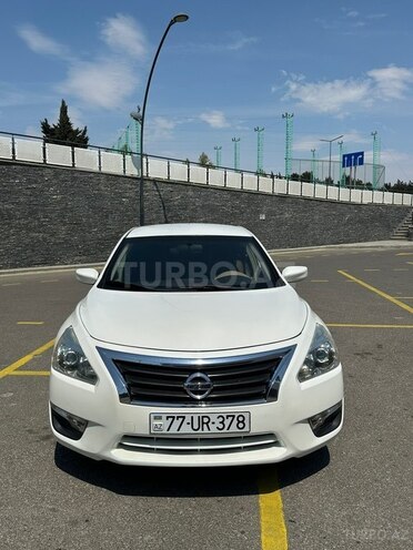 Nissan Altima-1