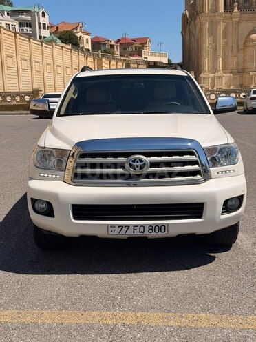 Toyota Sequoia-1