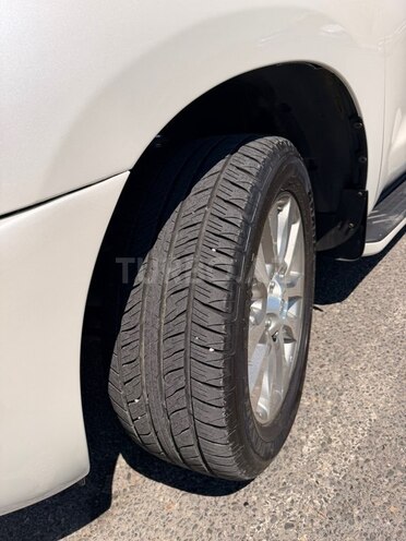 Toyota Sequoia-7