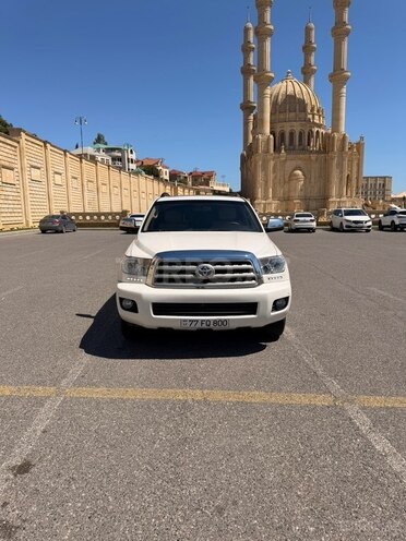 Toyota Sequoia-2