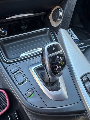 BMW 320d-12