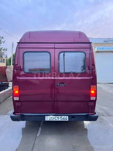 Mercedes 208 D-7