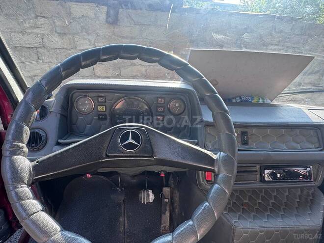 Mercedes 208 D-2