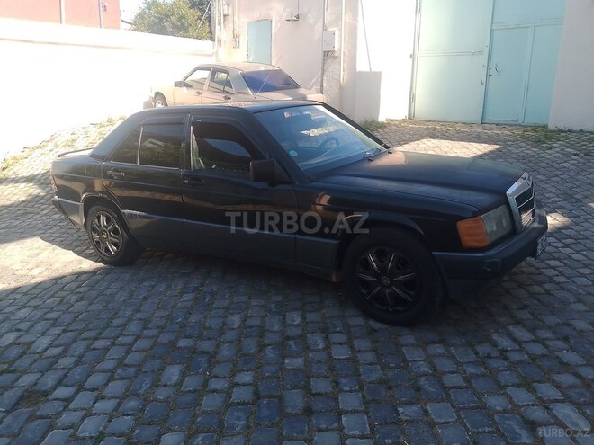 Mercedes 190-8