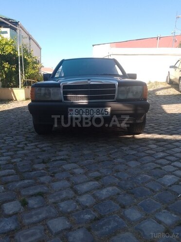 Mercedes 190-2