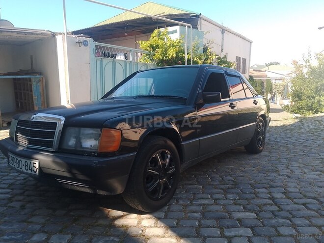 Mercedes 190-10