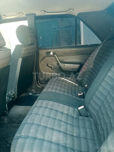 Mercedes 190-13