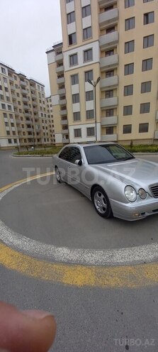 Mercedes E 320-2