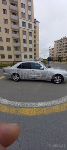 Mercedes E 320-3