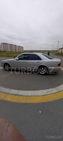 Mercedes E 320-5