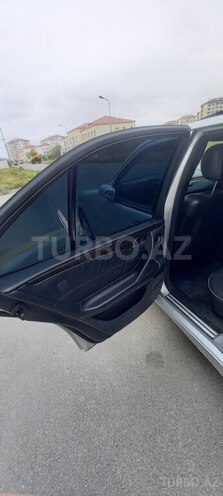 Mercedes E 320-8