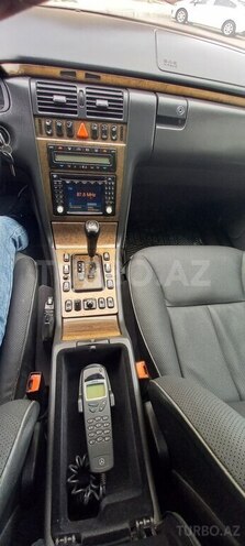 Mercedes E 320-13