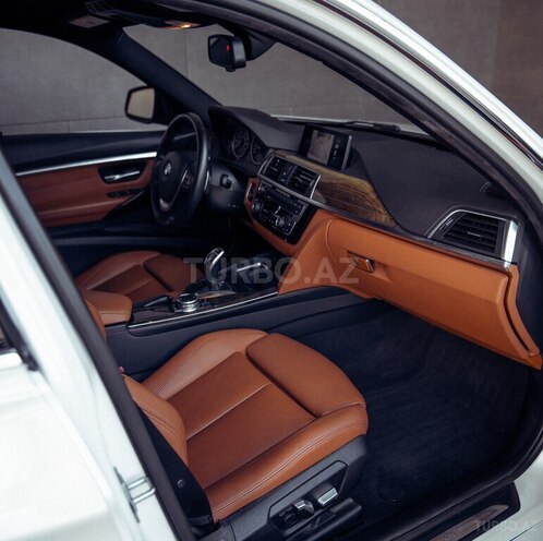 BMW 330-19