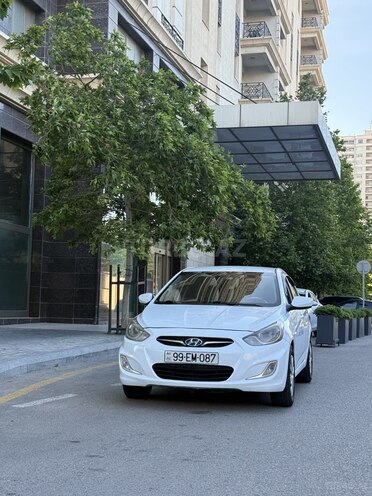 Hyundai Accent-1