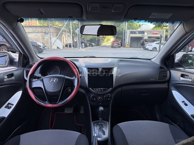 Hyundai Accent-6