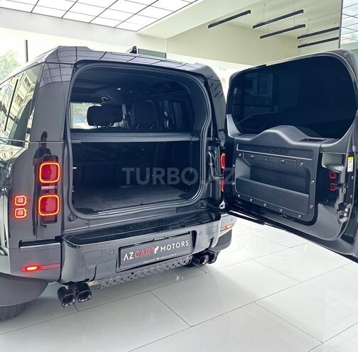 Land Rover Defender-8