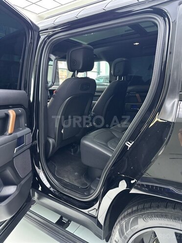 Land Rover Defender-10