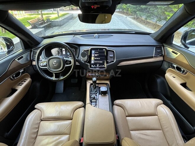 Volvo XC90-8