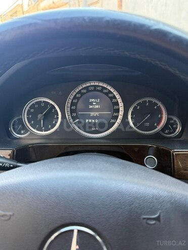 Mercedes E 250-10