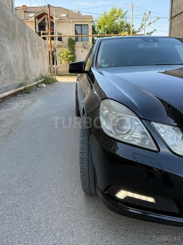 Mercedes E 250-12