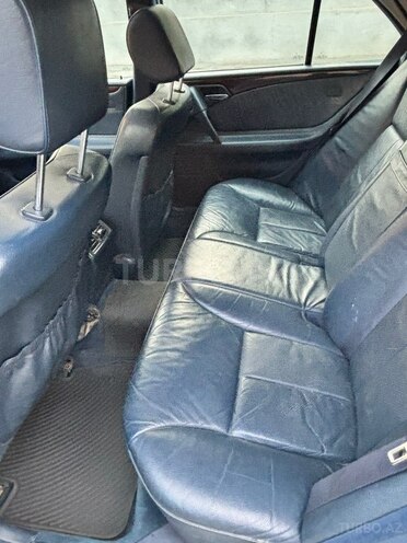Mercedes E 280-13