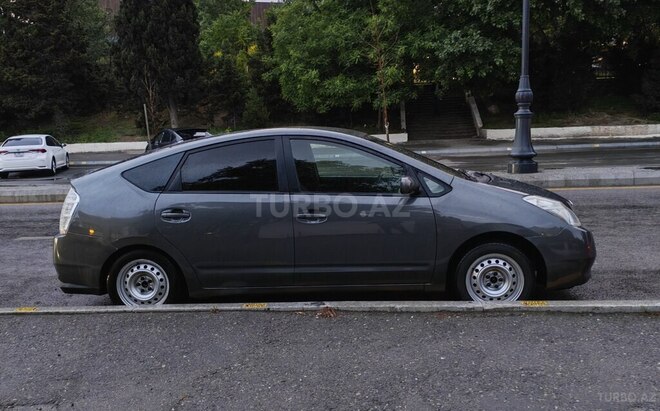 Toyota Prius-17