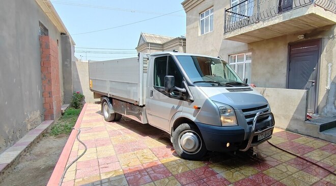 Ford Transit-1