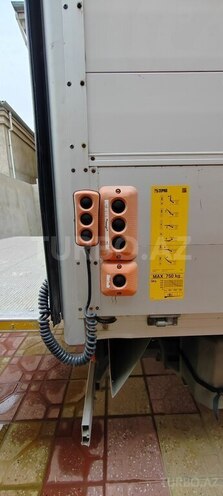 Ford Transit-8