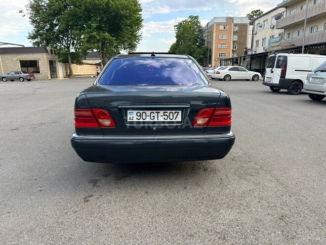 Mercedes E 230-3