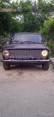 LADA (VAZ) 21011-1