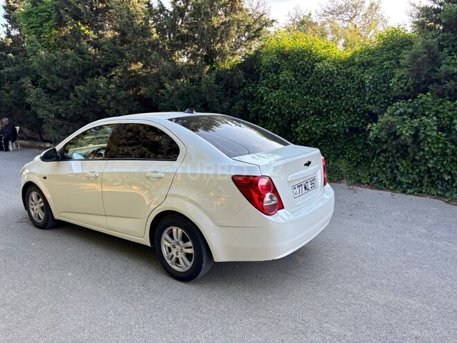 Chevrolet Aveo-5