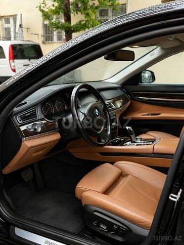 BMW 750-2