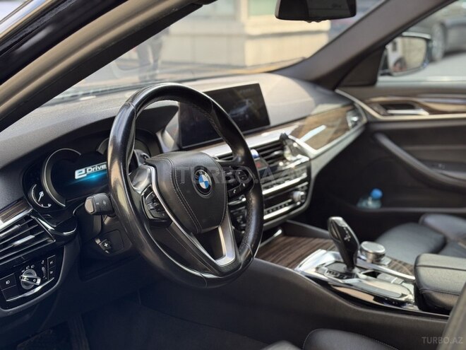 BMW 530e-7