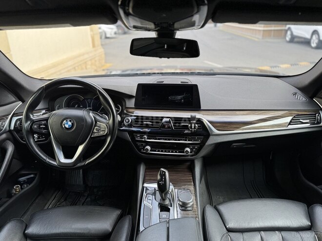 BMW 530e-6